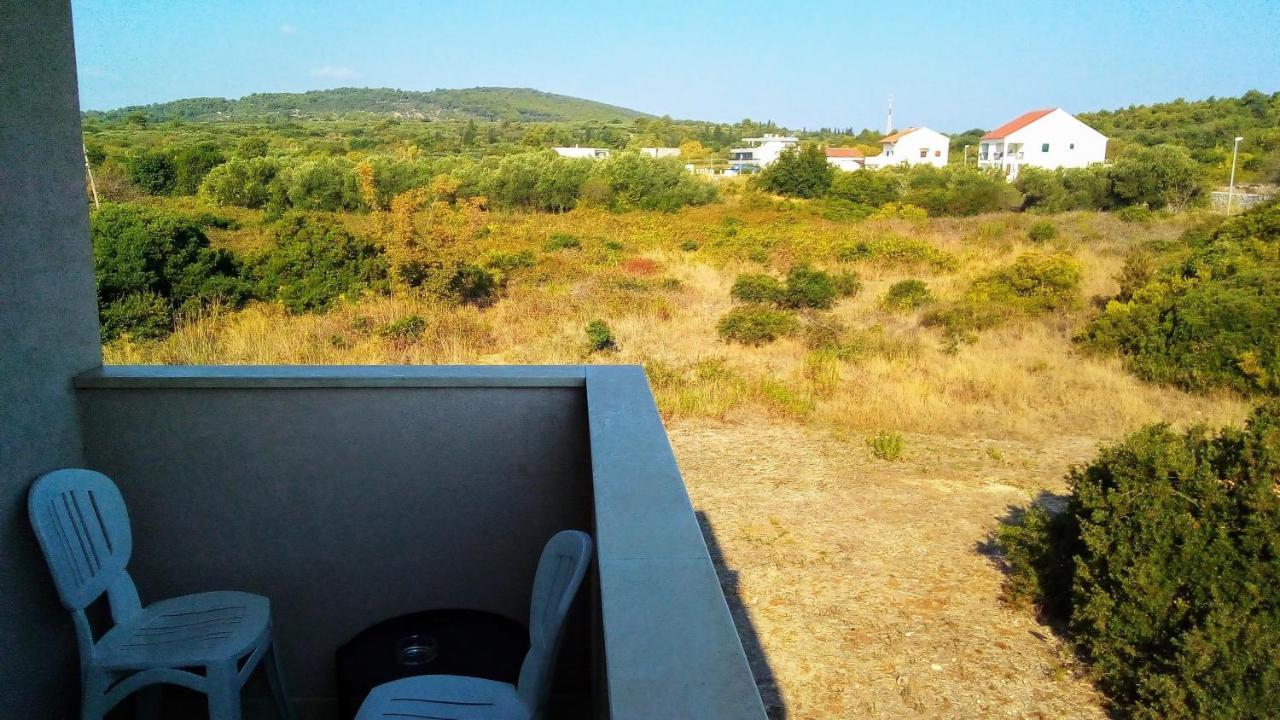 Studio Manora Sućuraj 外观 照片
